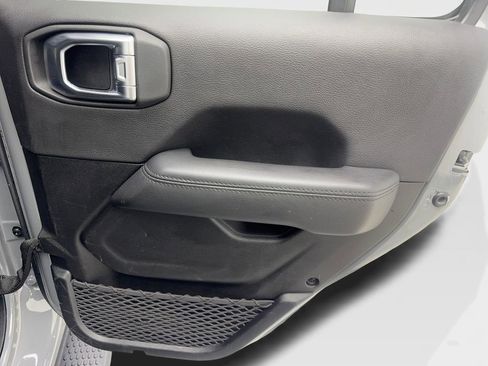 Used 2023 Jeep Wrangler Altitude image 41