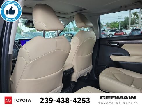 Used 2023 Toyota Highlander Limited FWD image 22