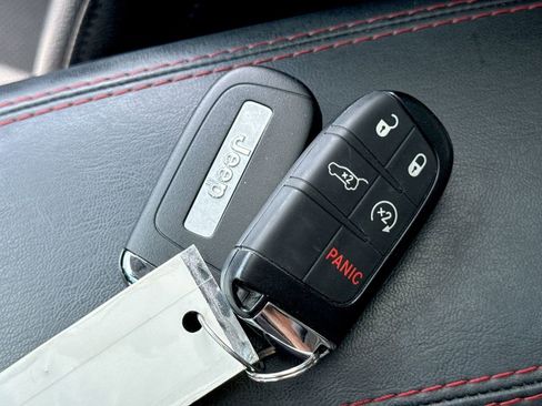 Used 2022 Jeep Compass Trailhawk w/ Trailhawk Elite Group image 34