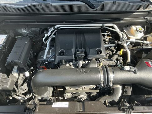 Used 2024 Chevrolet Colorado Z71 w/ Z71 Convenience Package 2 AWD/4WD image 17