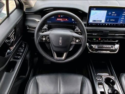 Used 2024 Lincoln Corsair Premiere image 6