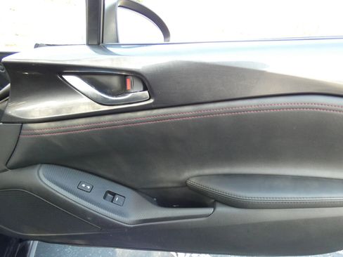 Used 2016 MAZDA MX-5 Miata Club image 29