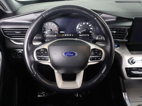 Used 2021 Ford Explorer XLT w/ Equipment Group 202A AWD/4WD image 37