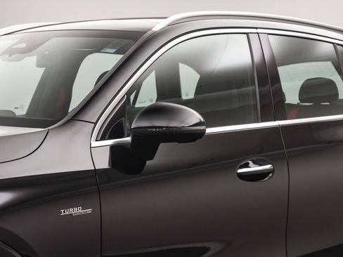 Used 2025 Mercedes-Benz GLC 43 AMG 4MATIC image 11