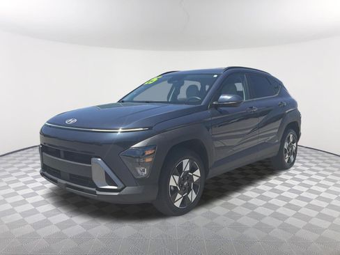Used 2025 Hyundai Kona SEL AWD/4WD image 3