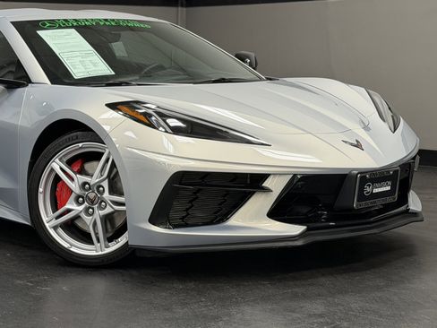 Used 2021 Chevrolet Corvette Stingray Preferred Cpe w/ Z51 Performance Package image 3