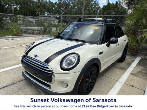 Used 2019 MINI Cooper 4-Door Hardtop FWD image 1