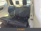 Used 2024 Chrysler Pacifica Touring-L FWD image 7