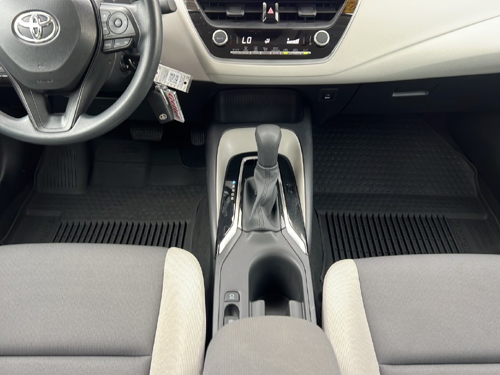 Used 2025 Toyota Corolla LE FWD image 15