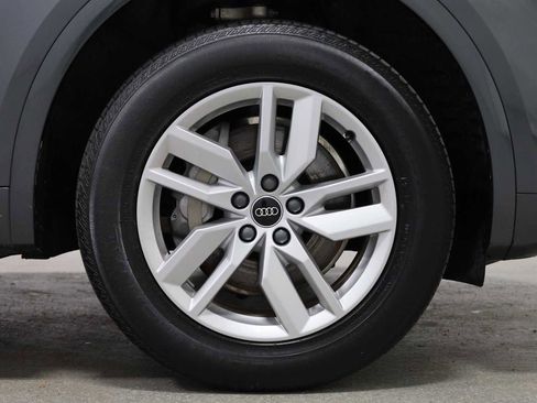 Used 2023 Audi Q5 2.0T Premium w/ Convenience Package image 12