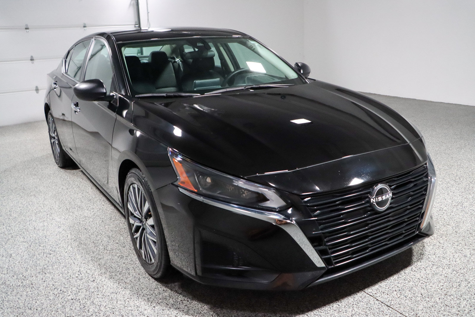 Used 2024 Nissan Altima 2.5 SV FWD image 5