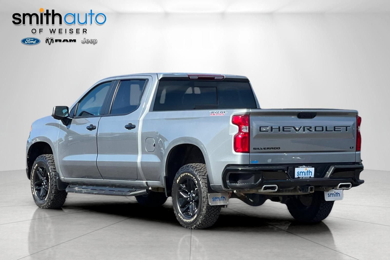 Used 2023 Chevrolet Silverado 1500 LT Trail Boss w/ LT Trail Boss Premium Package AWD/4WD image 7