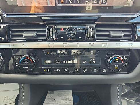 New 2026 Nissan Pathfinder Platinum w/ Accent Package image 28