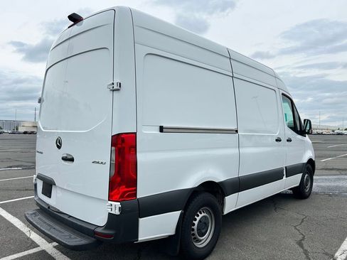 Used 2023 Mercedes-Benz Sprinter 2500 image 3