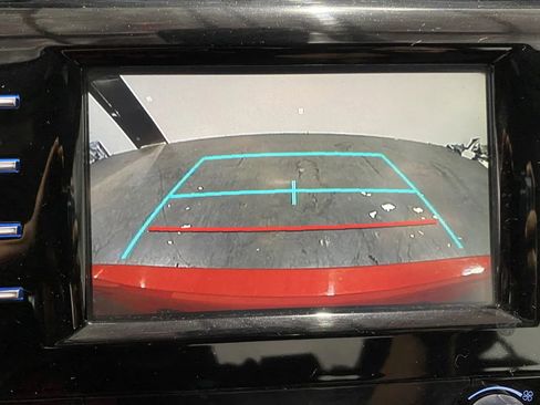 Used 2019 Toyota Camry SE image 17