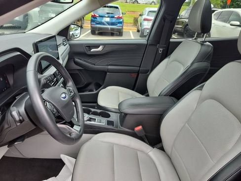 Used 2023 Ford Escape Platinum AWD/4WD image 17