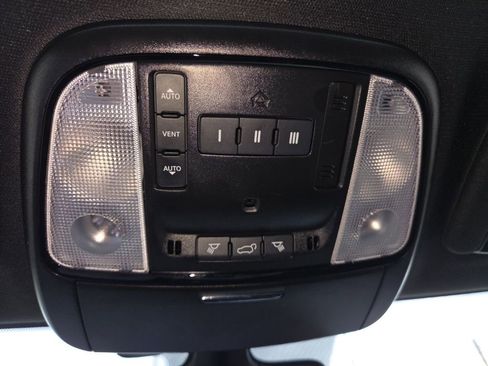 Used 2025 Dodge Durango GT image 21