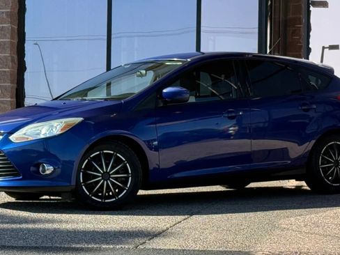 Used 2012 Ford Focus SE FWD image 3