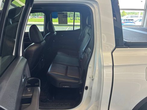 Used 2024 Honda Ridgeline Black Edition image 12