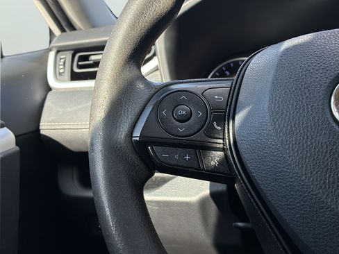 Used 2022 Toyota RAV4 LE FWD image 25