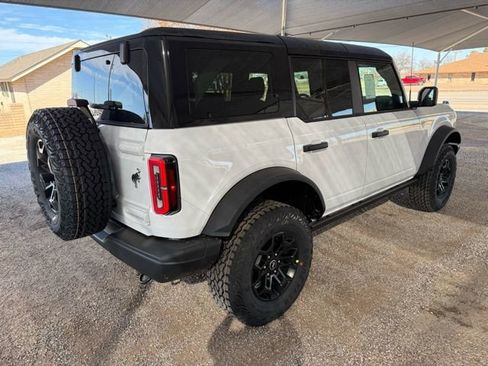 New 2026 Ford Bronco Badlands image 8