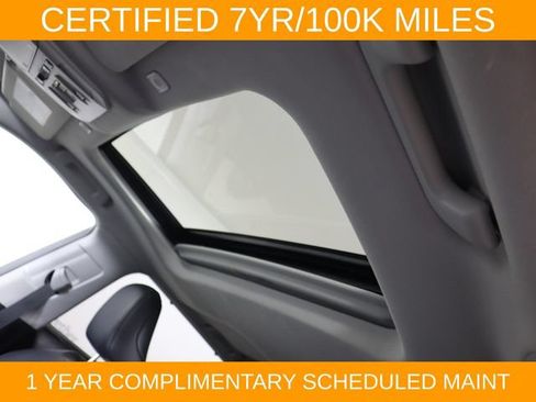 Used 2024 Toyota Highlander XLE FWD image 49
