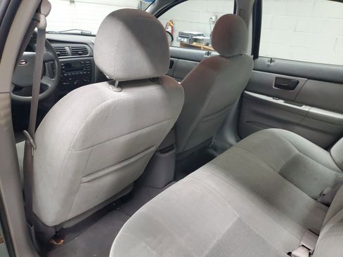 Used 2005 Ford Taurus SE FWD image 11