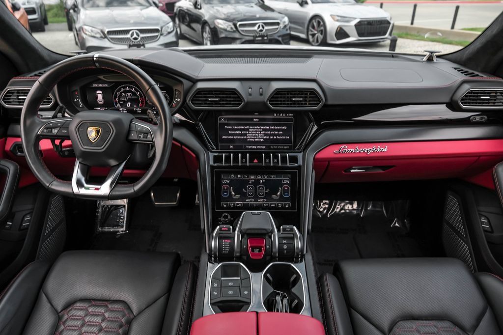 Used 2022 Lamborghini Urus AWD/4WD image 12