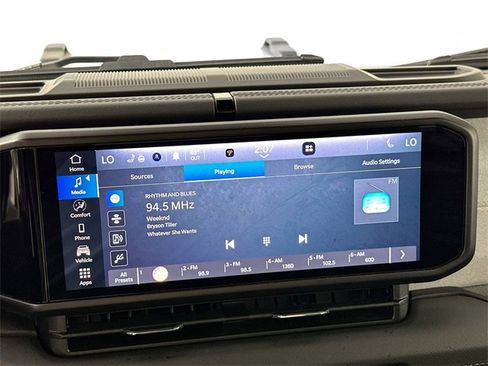 Used 2024 Jeep Wrangler Unlimited Sahara image 11