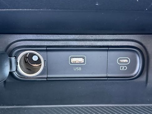 Used 2025 Kia Sportage LX image 22