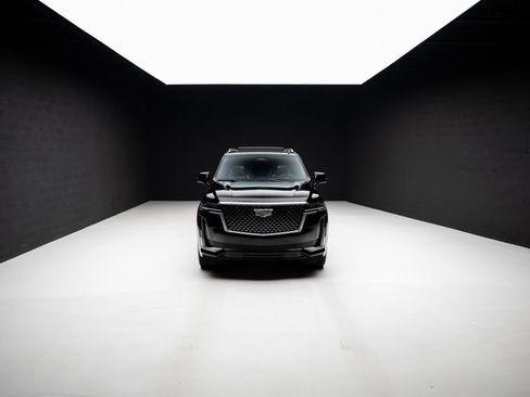 Used 2023 Cadillac Escalade ESV Premium Luxury w/ LPO, Floor Liner Package AWD/4WD image 86