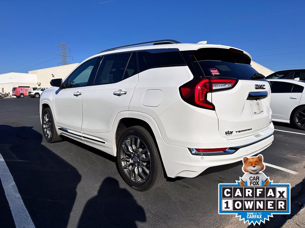 Used 2024 GMC Terrain Denali w/ Denali Premium Package AWD/4WD image 3