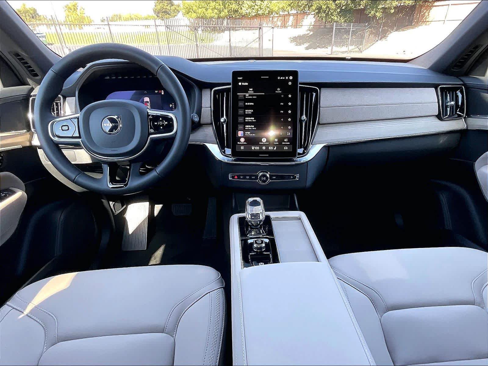 New 2027 Volvo XC90 B5 Core AWD/4WD image 7