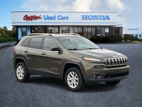 Used 2014 Jeep Cherokee Latitude w/ Cold Weather Group image 7
