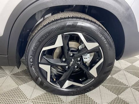 Used 2025 Kia Seltos S image 9
