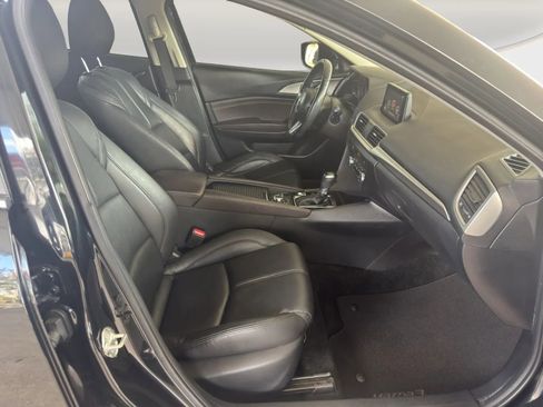 Used 2018 MAZDA MAZDA3 Touring image 18