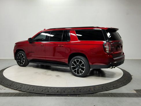 Used 2022 Chevrolet Suburban RST w/ Sport Performance Package AWD/4WD image 6