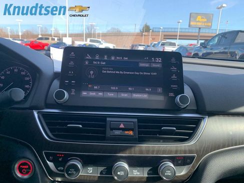 Used 2019 Honda Accord Touring image 23