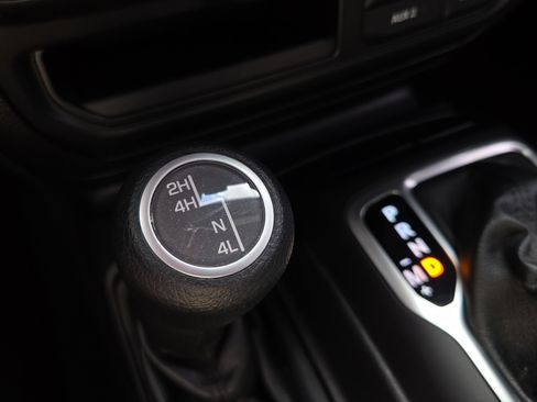 Used 2018 Jeep Wrangler Sport AWD/4WD image 22