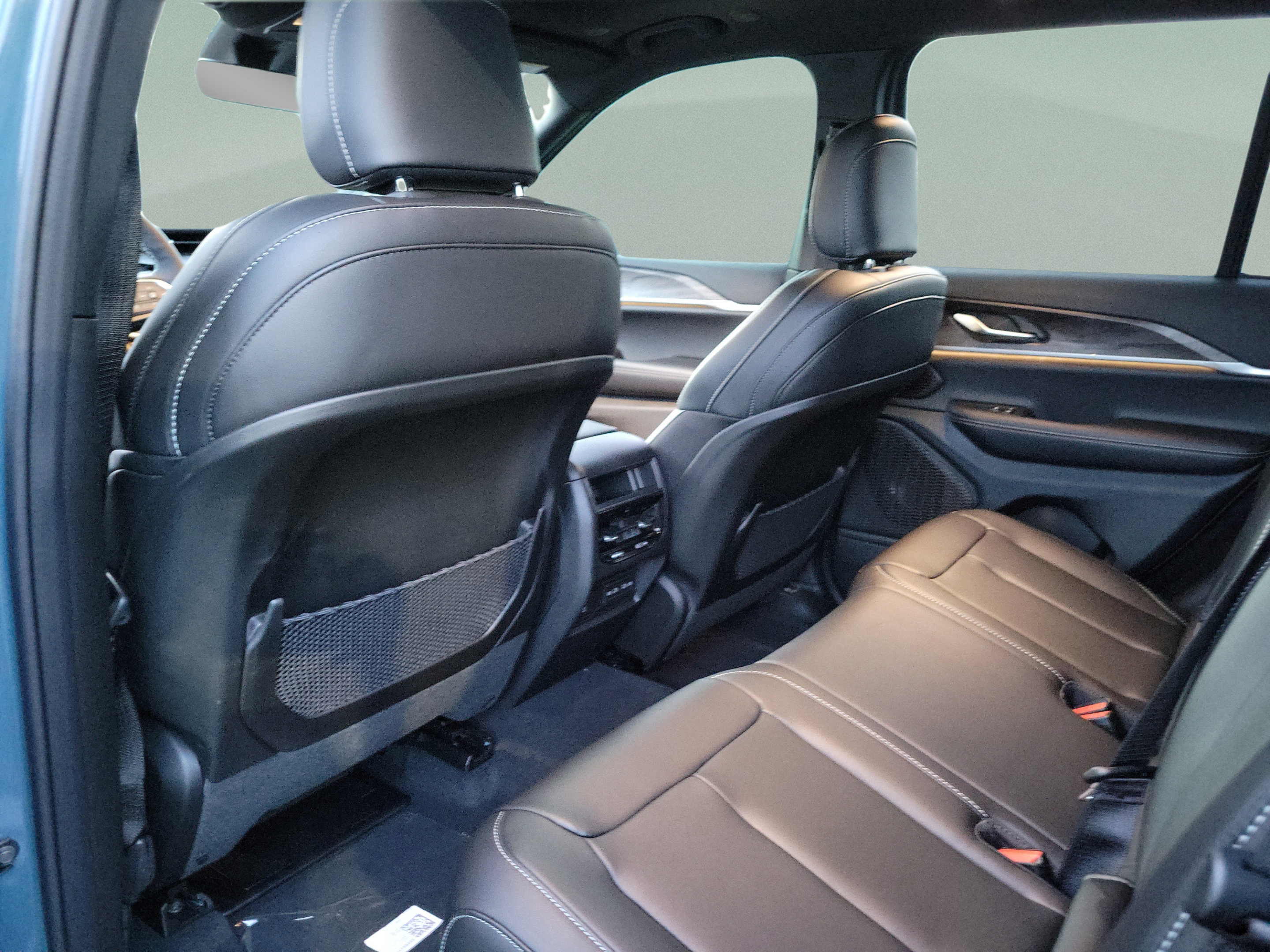 New 2027 Jeep Grand Cherokee Limited w/ Limited Altitude Package RWD image 5
