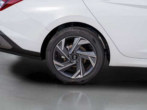 New 2025 Hyundai Elantra Sport FWD image 11