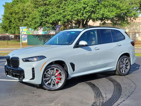 New 2026 BMW X5 xDrive40i w/ M Sport Package image 1