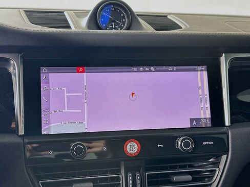 New 2026 Porsche Macan image 17