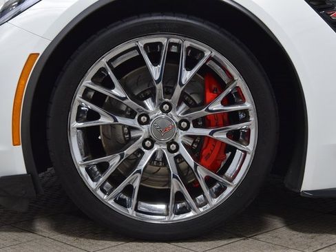 Used 2015 Chevrolet Corvette Z06 w/ 3LZ Preferred Equipment Group image 24