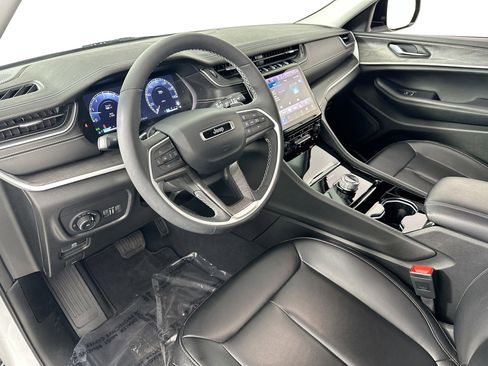 Used 2023 Jeep Grand Cherokee L Limited image 9