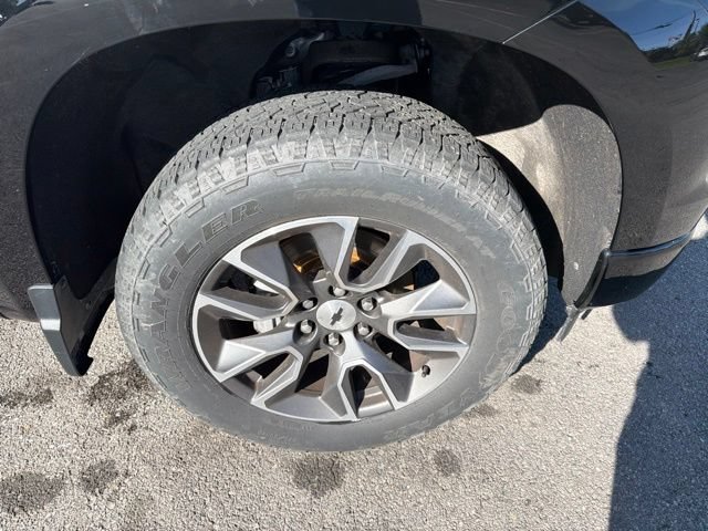 Used 2022 Chevrolet Silverado 1500 RST w/ Convenience Package II AWD/4WD image 9