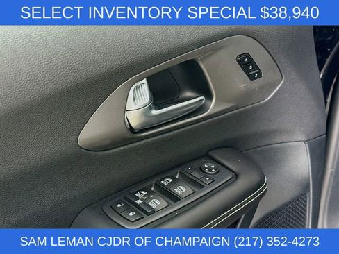 New 2026 Chrysler Pacifica Select FWD image 17
