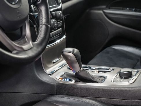 Used 2022 Jeep Grand Cherokee Laredo X image 23