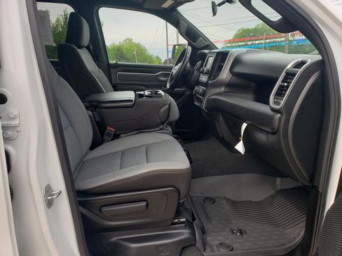 Used 2022 RAM 1500 Big Horn AWD/4WD image 16