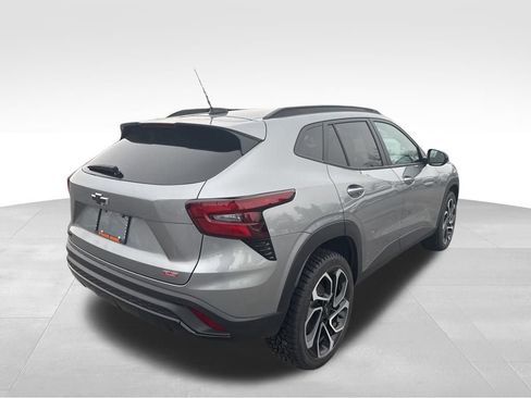 Used 2025 Chevrolet Trax RS w/ Driver Confidence Package image 5